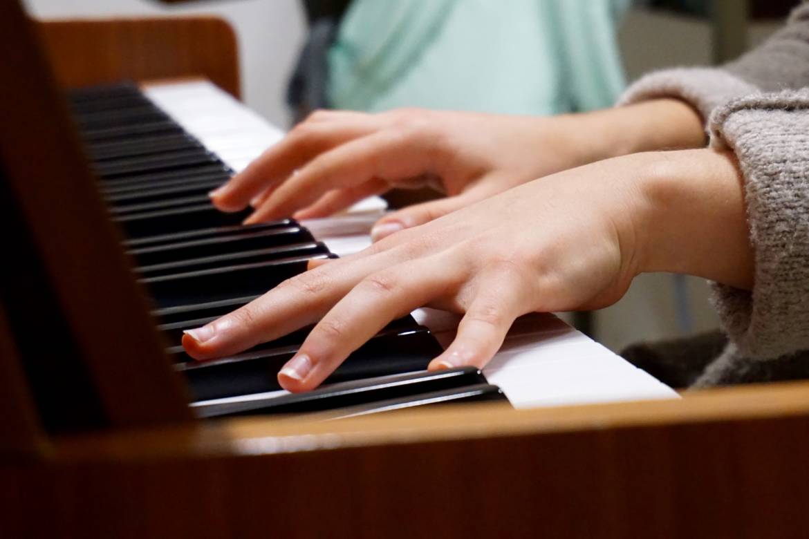 music-piano-hands-75149.jpeg